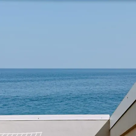 Mirone Fronte Mare Beachfront House Daire Roccalumera