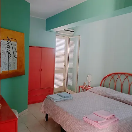 Mirone Fronte Mare Beachfront House Daire *