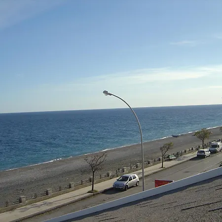 Mirone Fronte Mare Beachfront House Daire