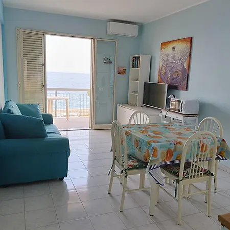 Mirone Fronte Mare Beachfront House