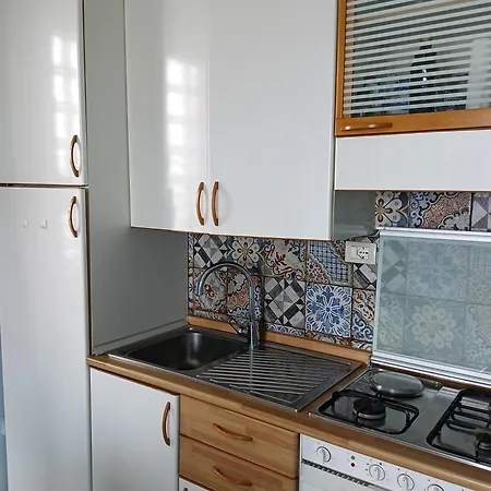 Mirone Fronte Mare Beachfront House Daire