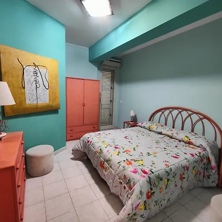 Mirone Fronte Mare Beachfront House * Roccalumera